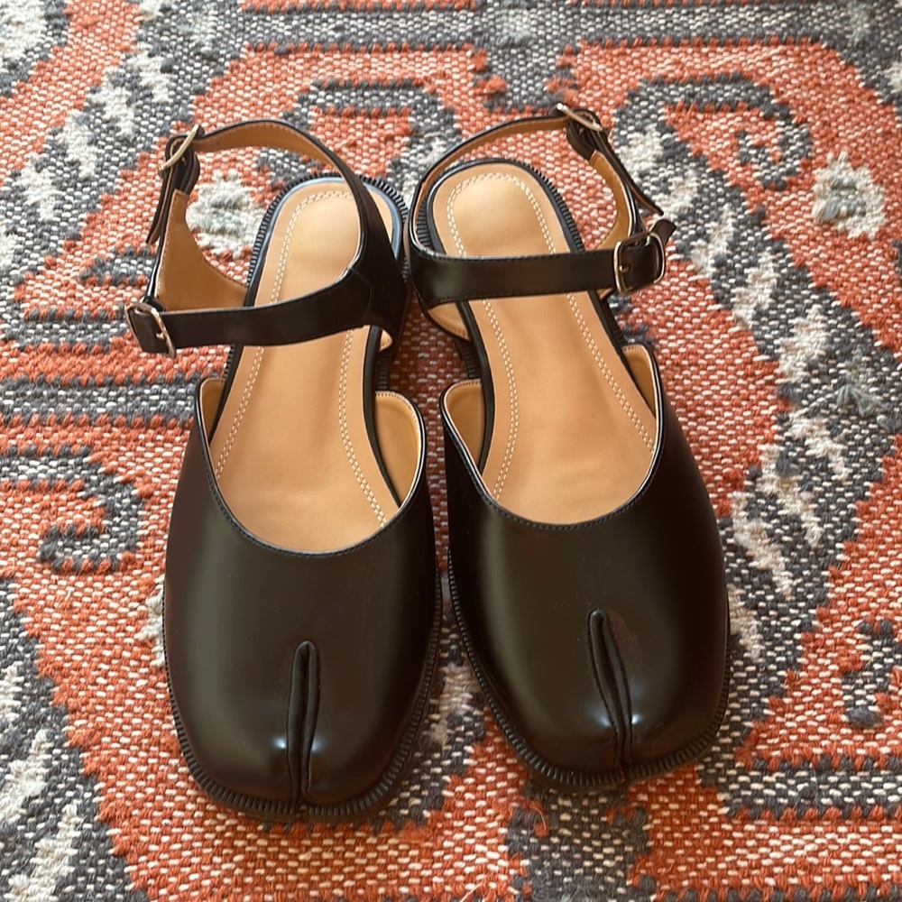 No name tabi sandals size 9
